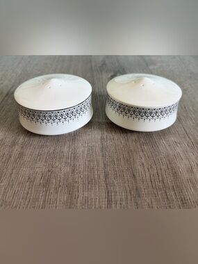 Mikasa Cumberland Bone China MCM Salt & Pepper Shakers with Decorative Band